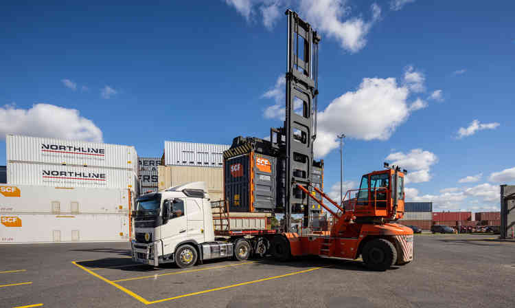 SCF 20Ft Side Door Loading