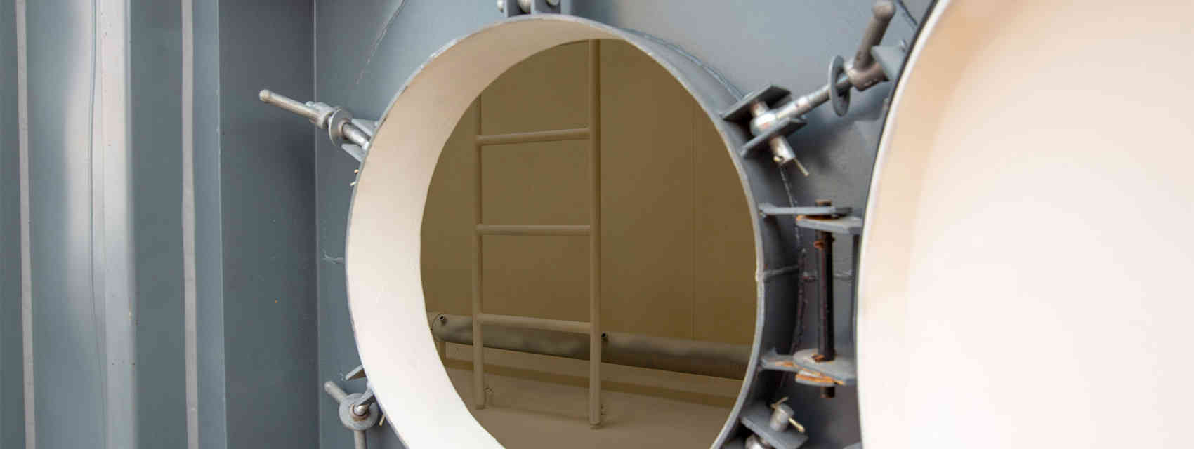 SCF 25Ft BLS Interior Hatch Feature