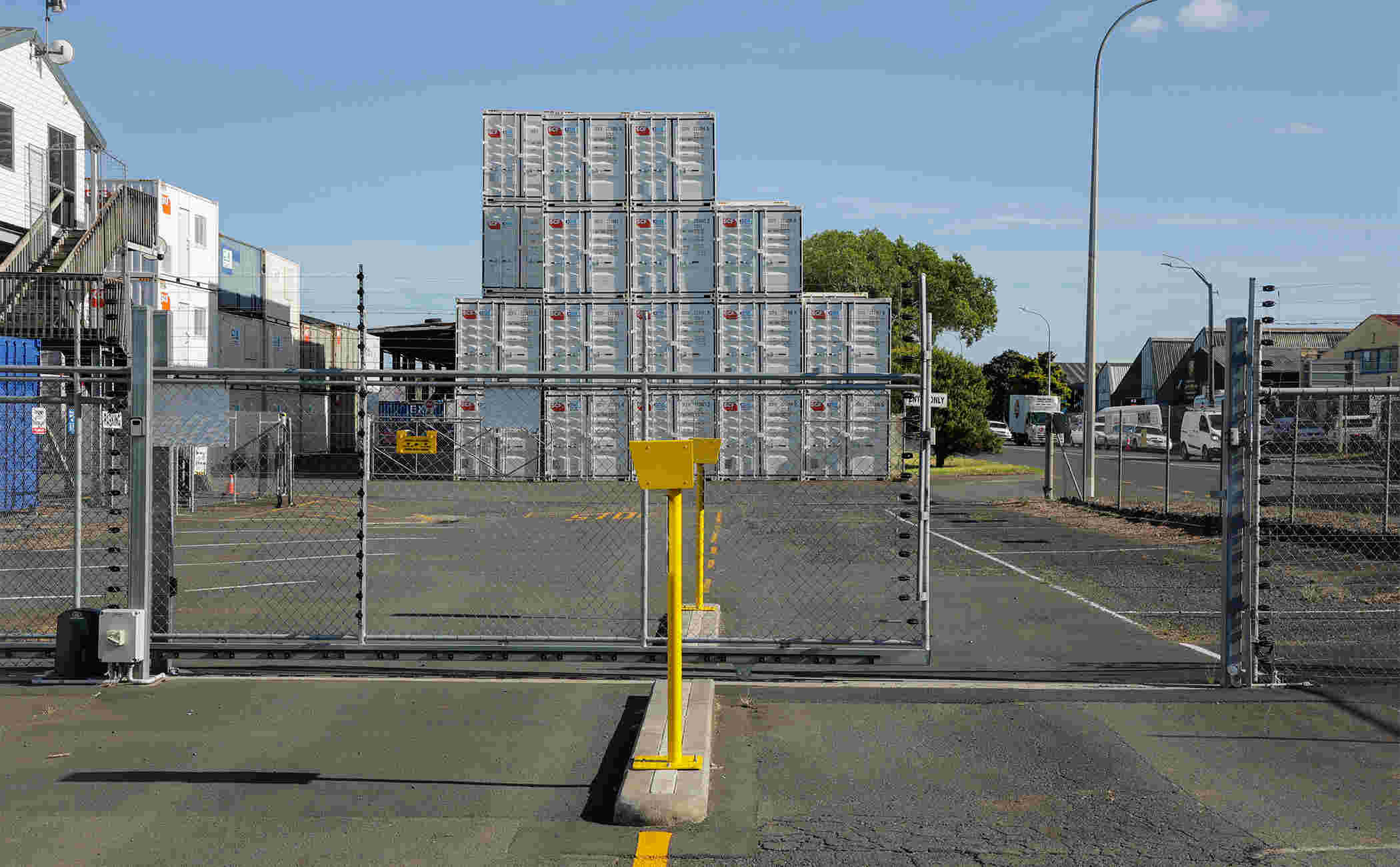 Lockup Yard 2100